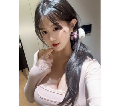  Escorts Birkenhead Wirral - Photos for 🌹 Gentle Companion · Warm & Discreet 🌹(CH42)