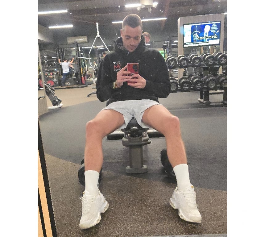 Full body massage West Midlands Birmingham - Photos for Charming Gentleman Escort. Dates, Dinners & Relaxing Compan