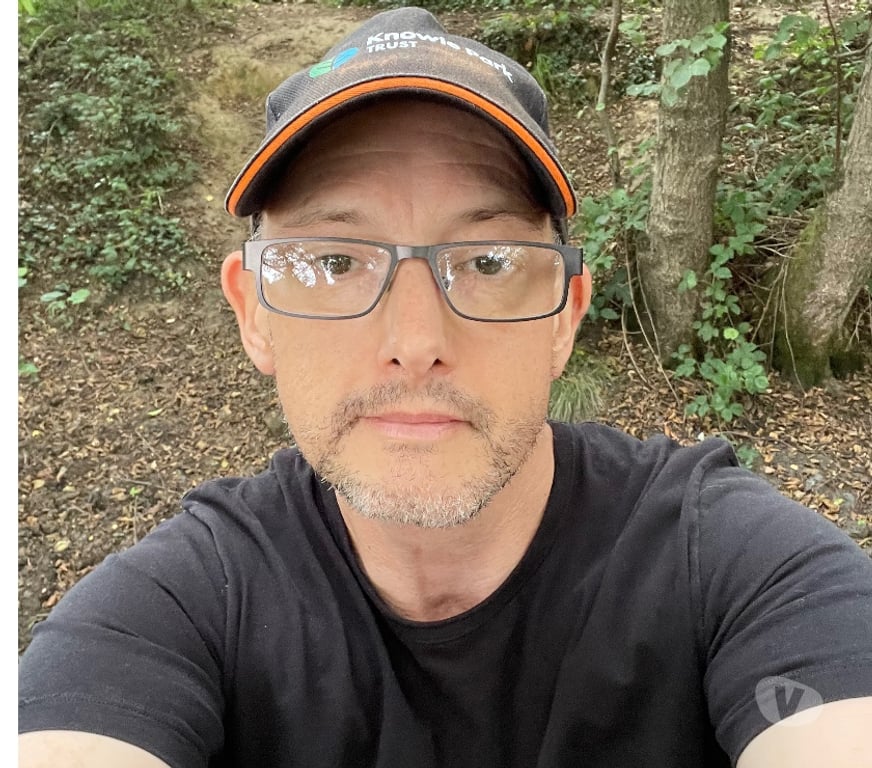 Local Swingers Surrey Waverley - Photos for A bi curious guy is looking for a bi couple