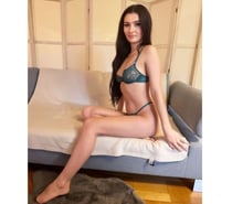 HELLO I M LAURA BEST SERVICE FOR YOU