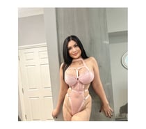 Selena Sexy Escort and B2B massage