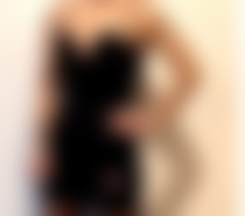 👠British Busty Petite Escort Pocket Rocket