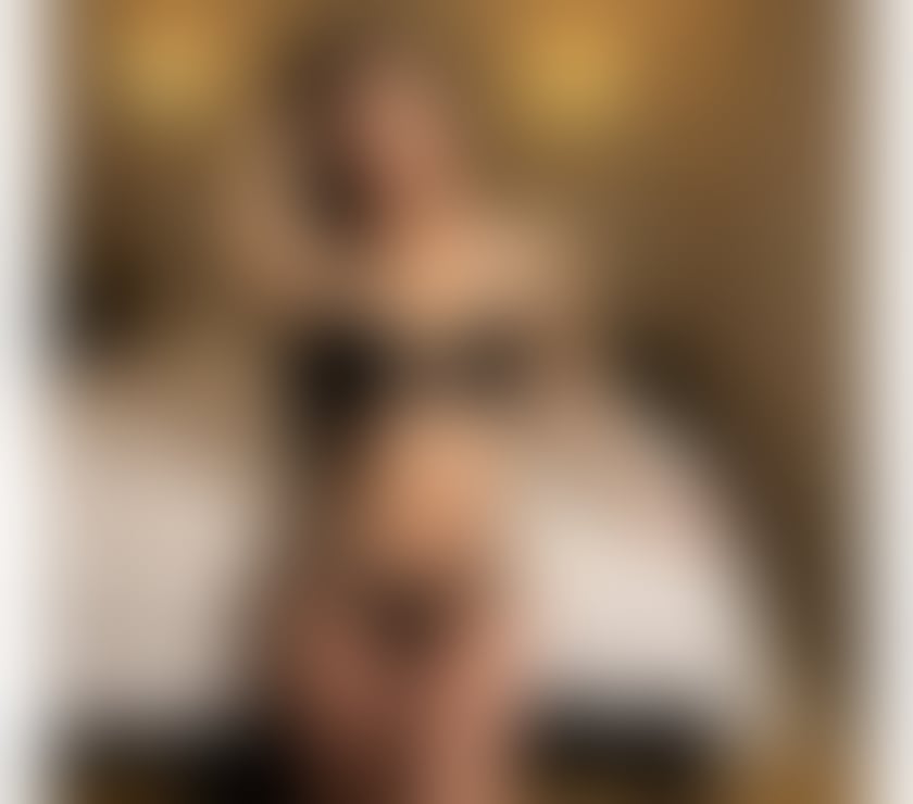  Escorts & Erotic Massage Manningham Bradford - Photos for Hello I'm selena🍸🥰 new girl best service 💋