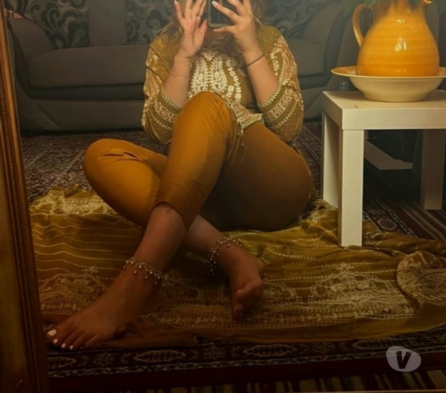 Escorts South Yorkshire Sheffield - Photos for Indian Roma Girl 🇮🇳 🇷🇴 & Spain Nubiana Barbie