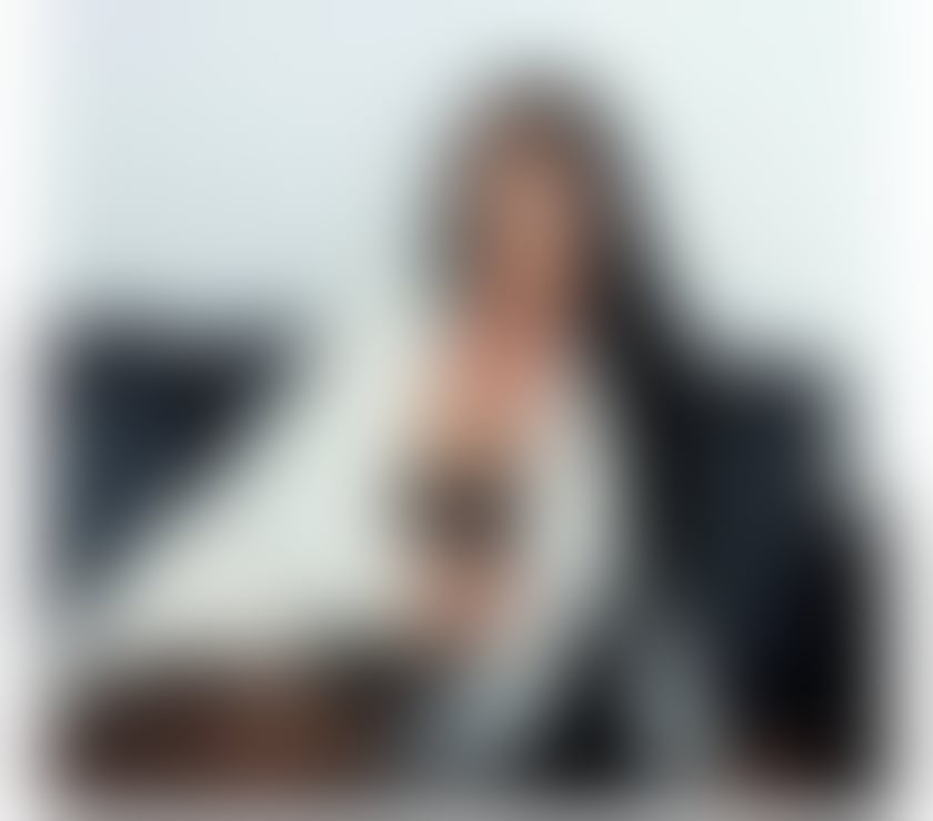 Escorts Cheshire East Knutsford - Cheshire East - Photos for NAUGHTY BRUNETTE-PARTY WOMAN