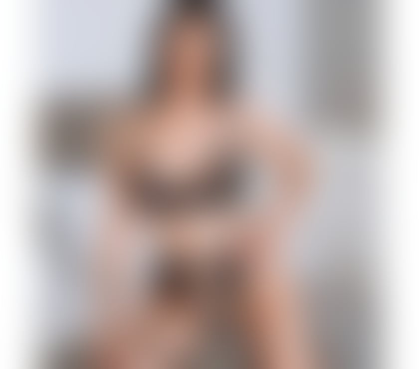 Escorts Lincolnshire South Kesteven - Photos for NAUGHTY BRUNETTE-PARTY WOMAN