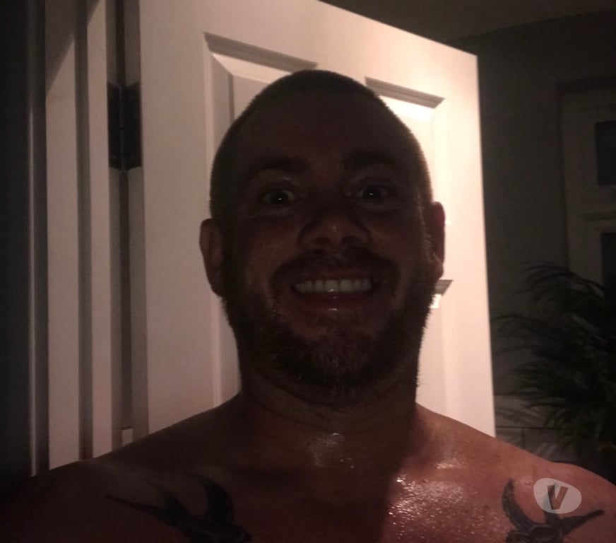 adult personals Essex Epping Forest - Photos for Foot fettish white male straight looking for a woman