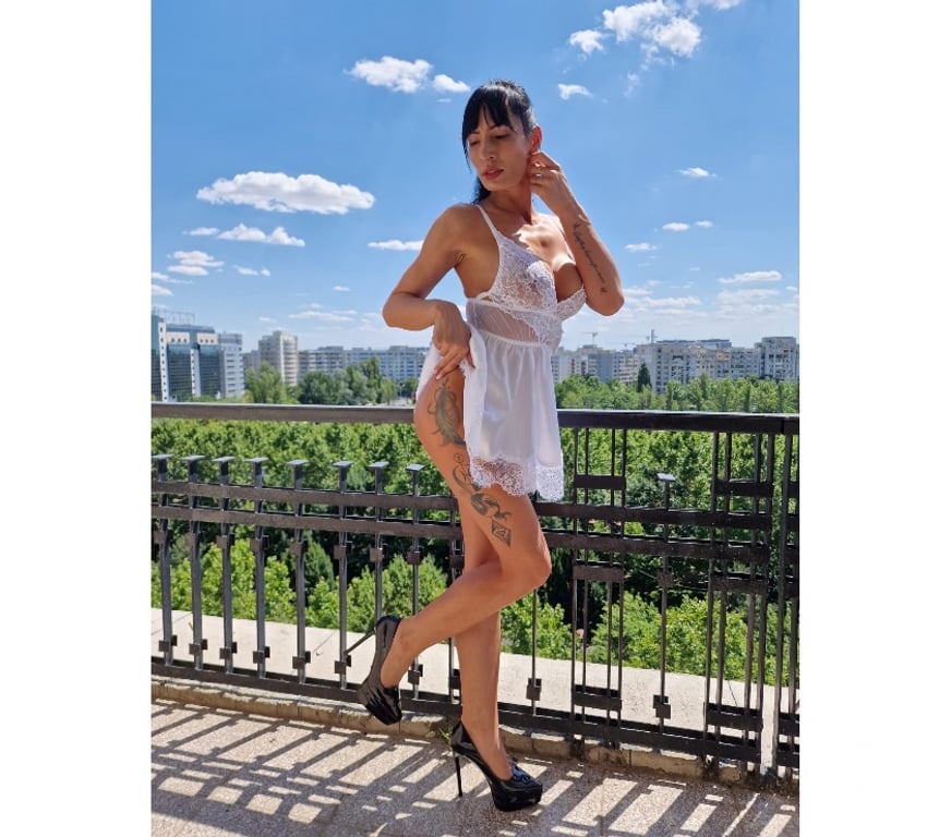 Escorts Essex Basildon - Photos for Unique girl outcall services ,