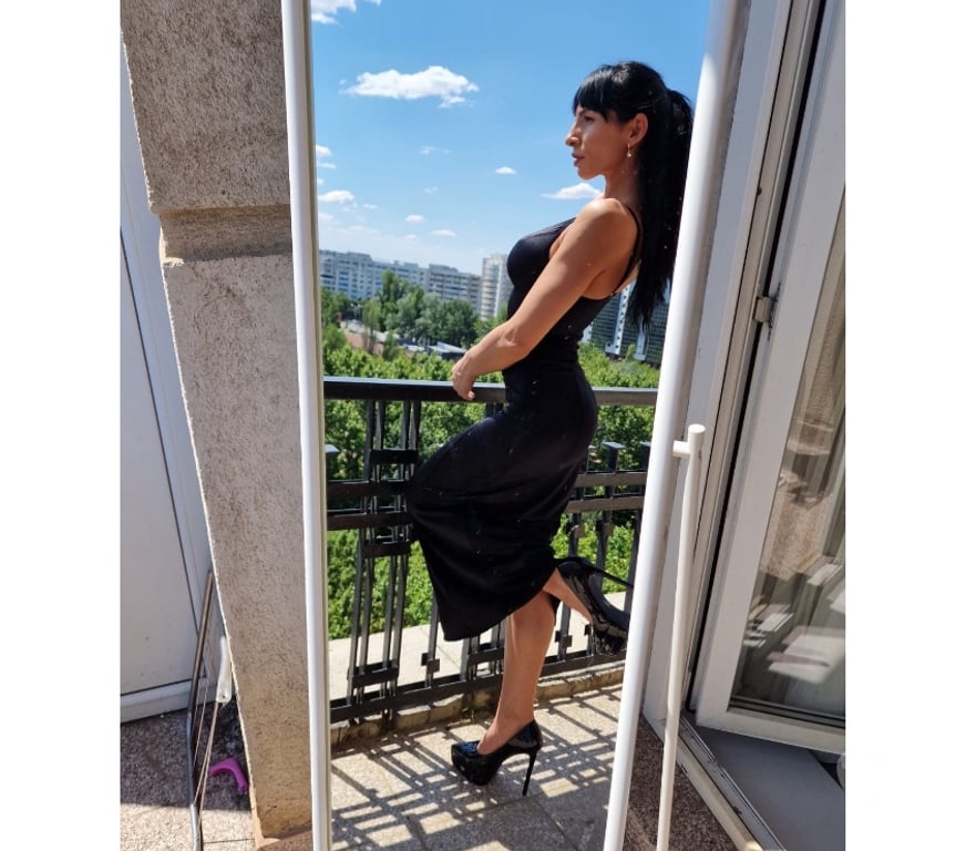 Escorts Essex Basildon - Photos for Unique girl outcall services ,