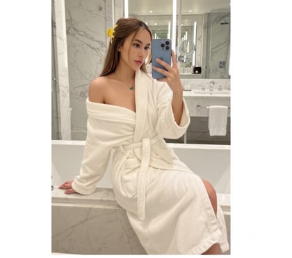 Photos for Genuine petite Thai Beauty