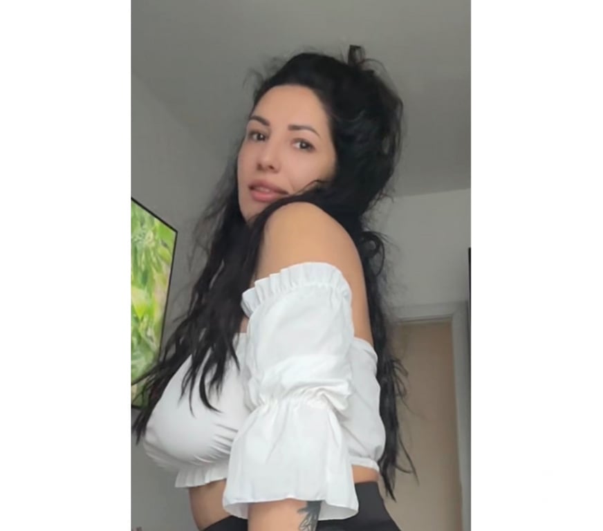 Adult Entertainment Merseyside Liverpool - Photos for Lora brunette girl new