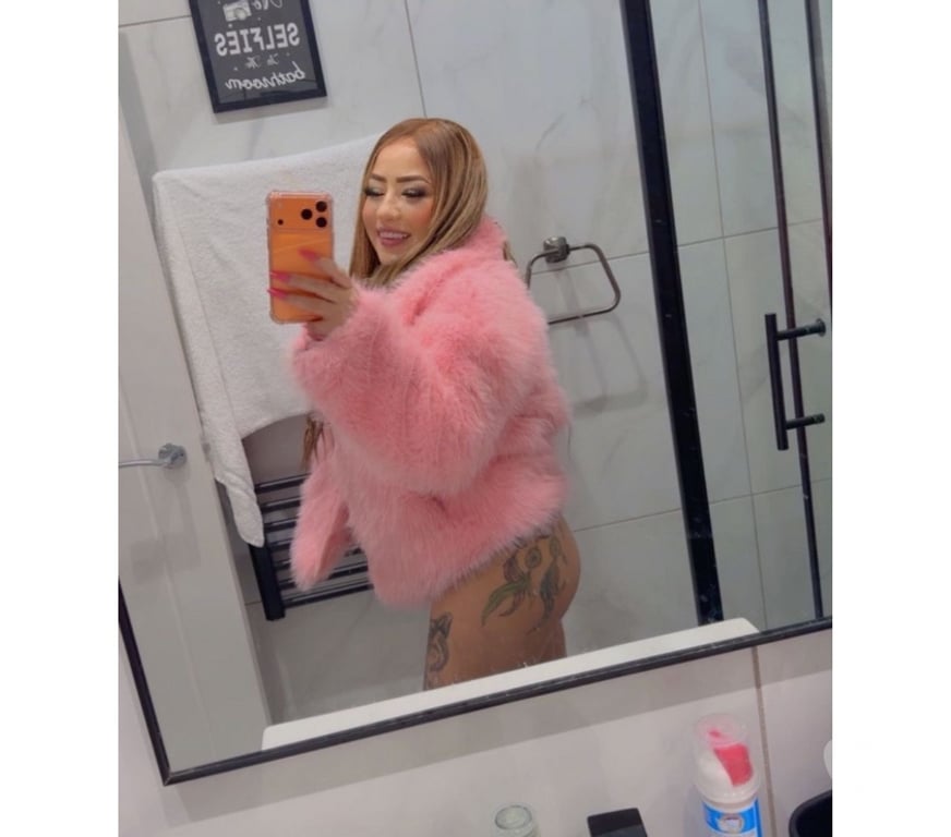 Escorts Bedfordshire Luton - Photos for “NEW BRAZILIAN BIGGGG BOOBS💖 EVA HOT😈