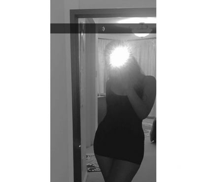 Photos for Mell, I'm a hot girl and I love partying 🥳 🫦😘