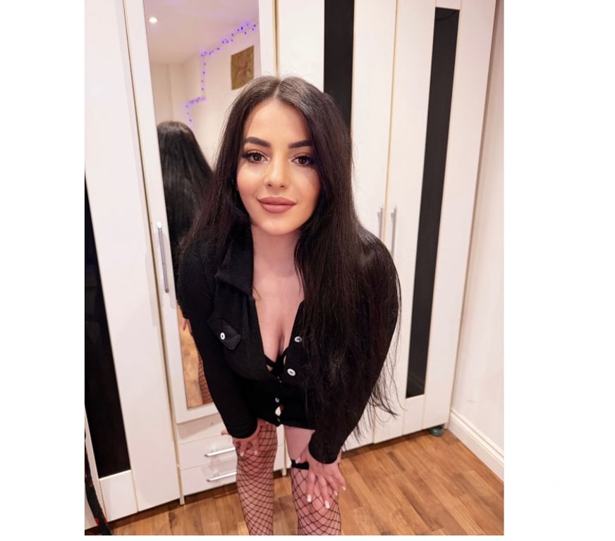 Escorts Central London Bayswater Station - Central London - Photos for Playful new brunette looking for fun