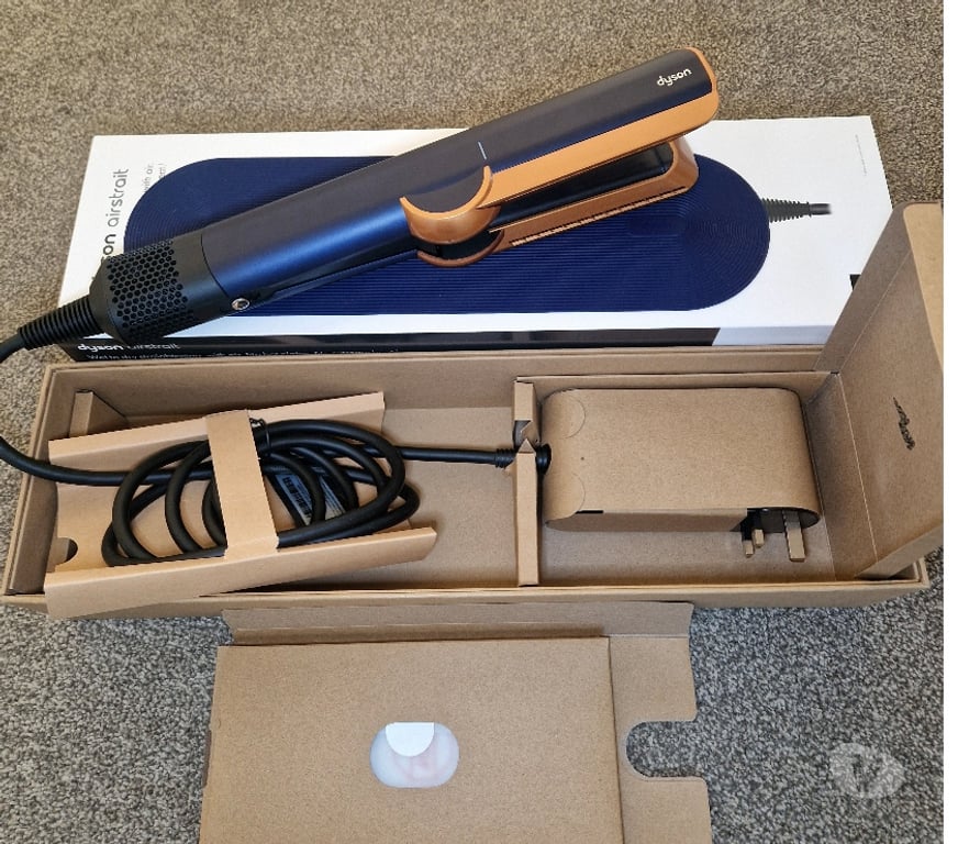 Health & Beauty Products East London Redbridge - Photos for Dyson Airstrait Hair Straightener Brand New
