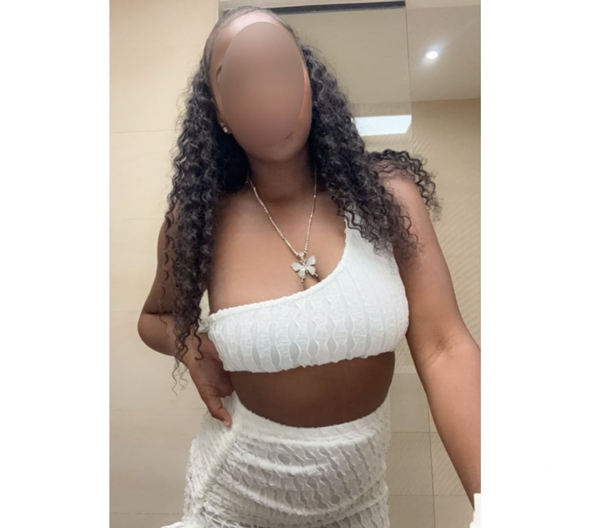 Escorts West London Heathrow Terminal 5 Station - West London - Photos for Alaysia 💕🎀...Best Experiance 🔥