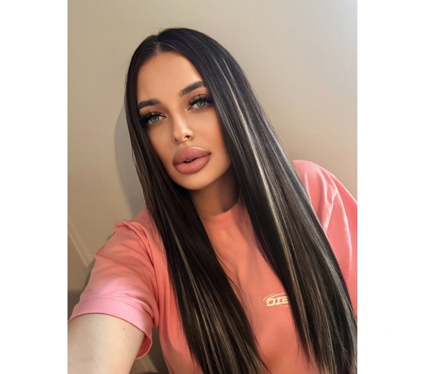 Escorts Essex Harlow - Photos for I'm very hot Latina x Valentina x with a naughty body