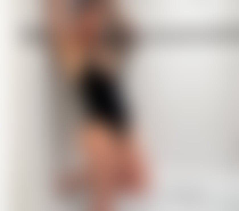 Relaxing and Revitalising Massage by English Sadie!