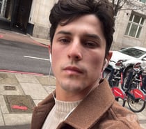 Eu sou um brasileiro muito gostoso, educado e sexy