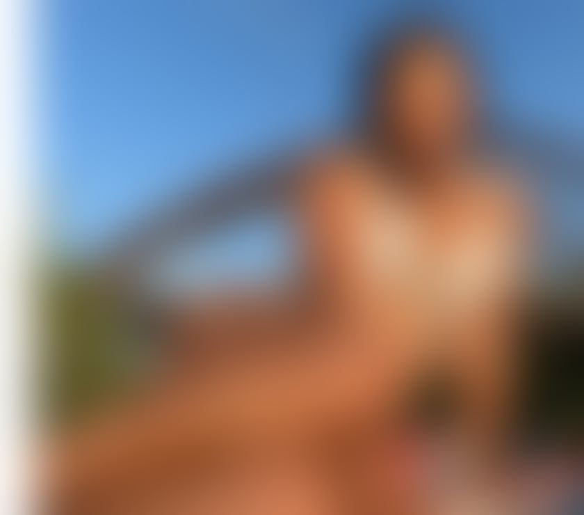 Escorts West Yorkshire Leeds - Photos for NOEMI, curvy body from Malaysian 🇲🇾 👁️🫦👁️