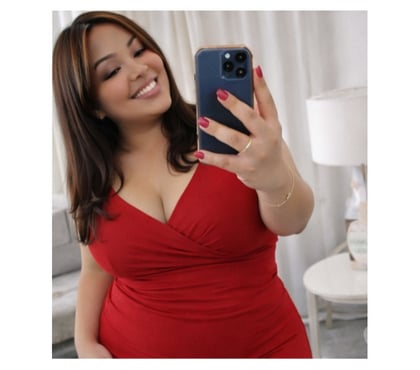  Escorts & Erotic Massage Woking Town Centre Woking - Photos for JULIAA 🍑 NEW PARTY GIRL IN TOWN 🍾