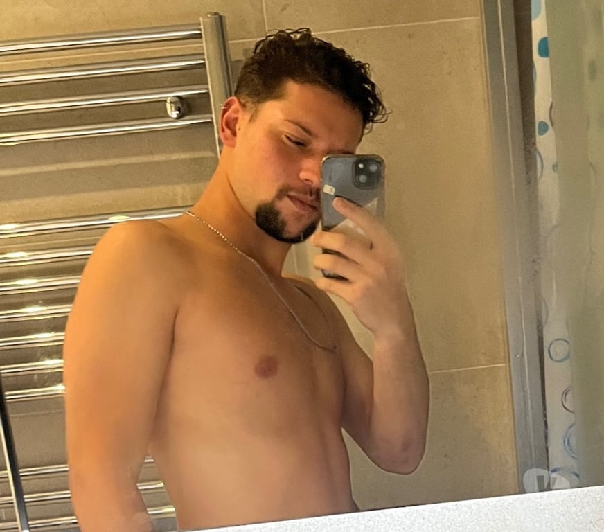  Gay massage Reading Reading Town Centre - Reading - Photos for VICTOR XXL🍆 Eu tenho muito LEITE brasileiro🙊