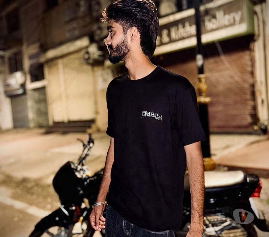  Gay massage Central London Aldgate - Central London - Photos for UNCUT INDIAN TOP BOY TEXT ME ON WHATSAPP