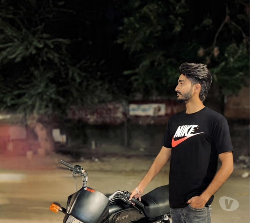  Gay massage Central London Aldgate - Central London - Photos for UNCUT INDIAN TOP BOY TEXT ME ON WHATSAPP