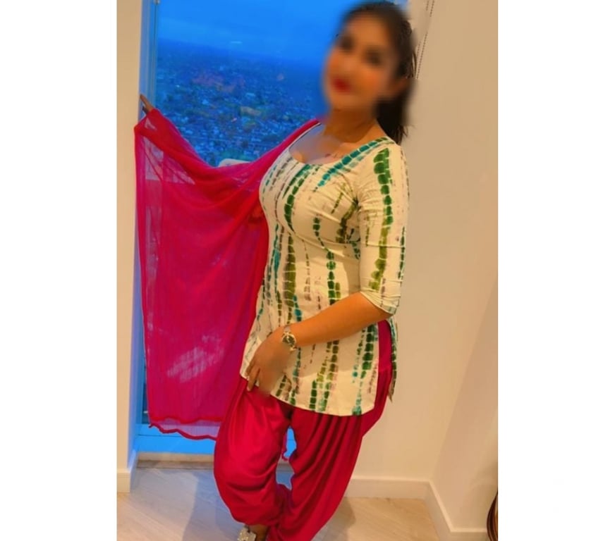 Escorts Leicestershire Leicester - Photos for Harini🥰South Indian Tamil Girl! New In Town
