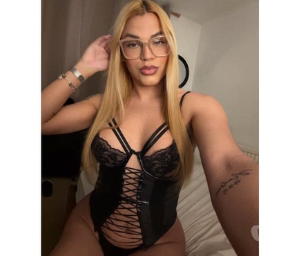 Trans Escorts Uxbridge Hillingdon - Photos for FLORYBELLAA 🇧🇷 SEXY VIP TS 🔥 PARTY ✨🥂