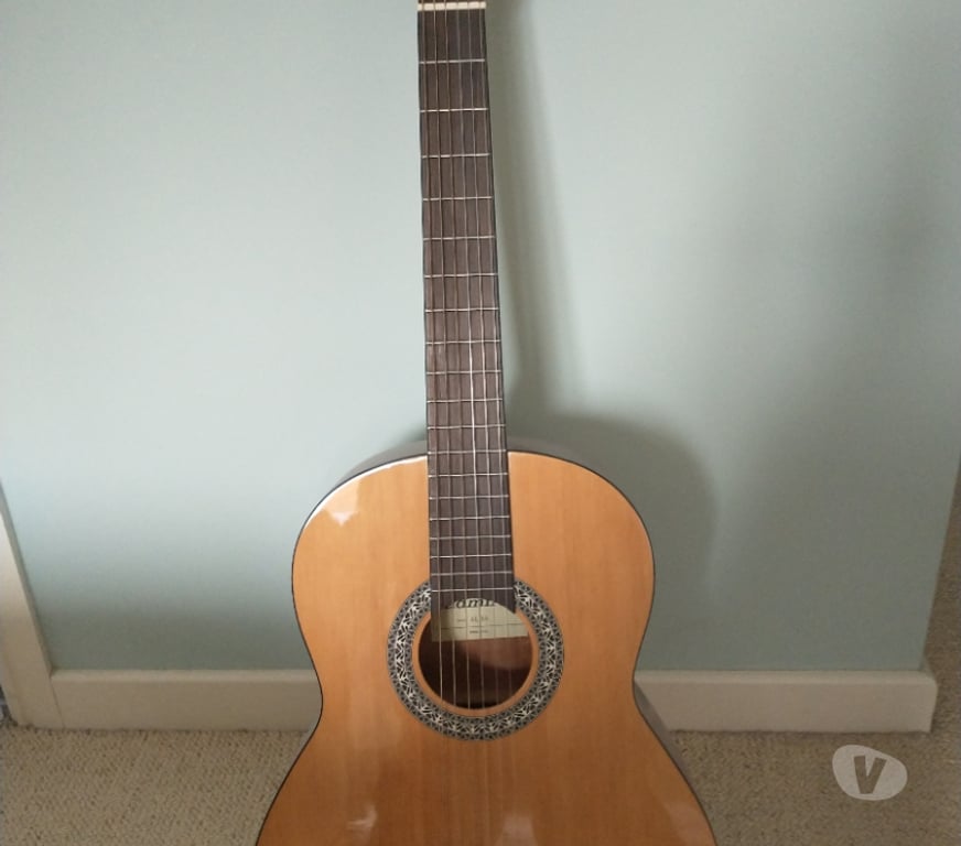Miscellaneous Powys Presteigne - Powys - Photos for ADMIRA ALBA ACOUSTIC GUITAR