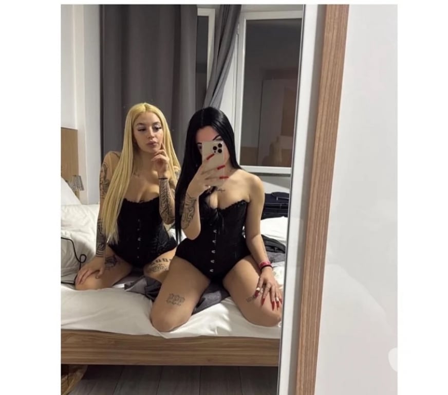 Escorts West Sussex Crawley - Photos for 🔥WE 2 PARTY GIRLS 🔥 new 🔥outcall🔥PARTY GIRL