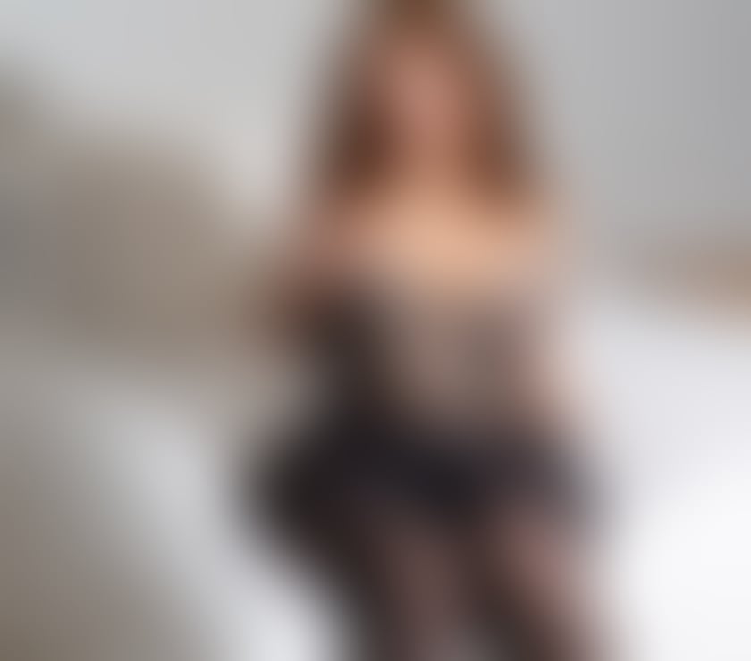 Escorts South East London Elephant and Castle - South East London - Photos for CHANEL SEXY BOMBSHELL FROM COLOMBIA