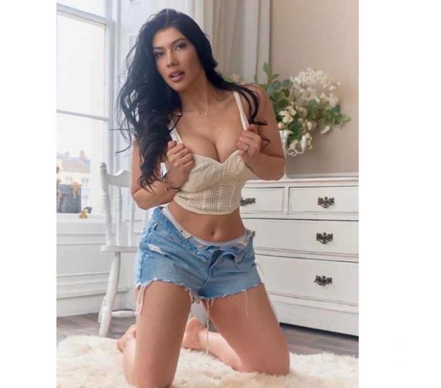 Escorts South West London Sutton - Photos for Kim brunette party 💃🏻❤️🥳🥂✨