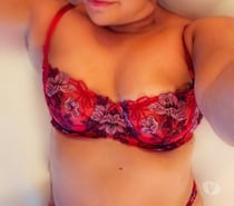 HORNY MILF FOR YOUR PLEASURE ENGLISH BRUNETTE