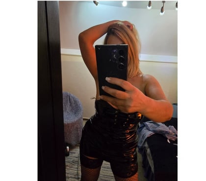 Escorts Fleet Hart - Photos for Massage and Strap-on