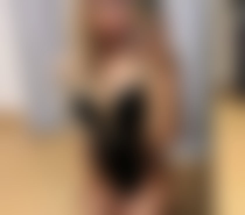 Photos for 😘🫦🙍‍♀️New Kyraa party girls 😘🍾🥂