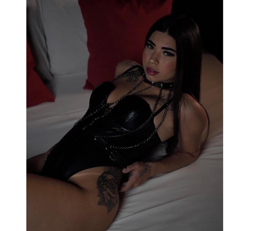 Escorts North London Shoreditch High Street Station - North London - Photos for Brazilian Stunning Girls