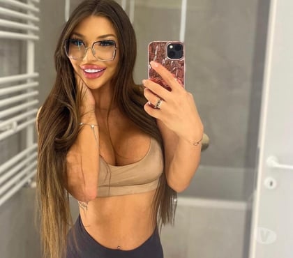  Escorts & Erotic Massage Sheffield City Centre Sheffield - Photos for 🌸🩷CHLOE🩷AVAILABLE NOW🩷OUTCALLS🌸