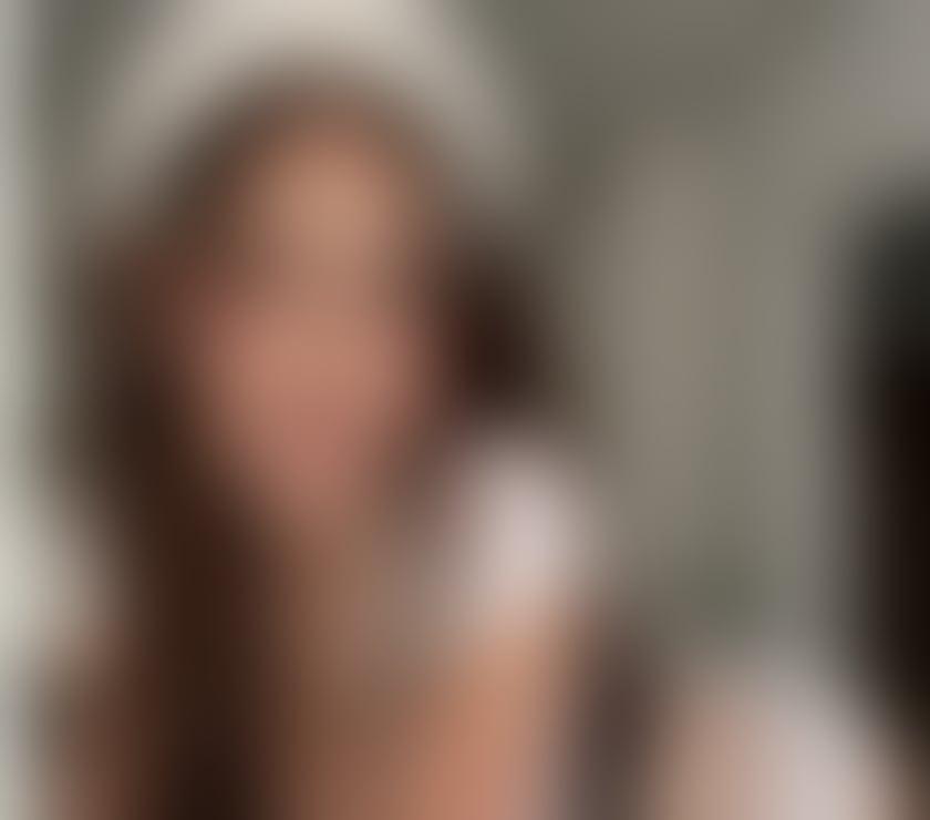 Jada – Thai TS Model Based in the UK