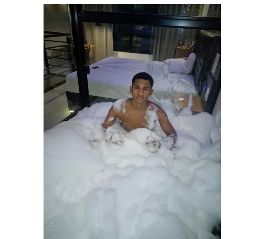  Gay massage West London West Kensington - West London - Photos for Erick Montenegro Come taste a flavor you’ll never forget.