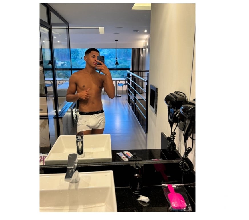  Gay massage West London West Kensington - West London - Photos for Erick Montenegro Come taste a flavor you’ll never forget.
