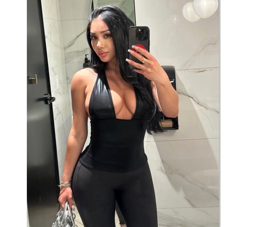 Escorts Essex Uttlesford - Photos for Hot girl xx call me party🥳 Anais