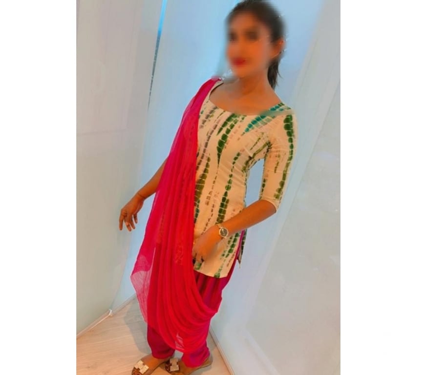 Escorts West Midlands Birmingham - Photos for HARINI🥰 South Indian Tamil girl In Birmingham City Center
