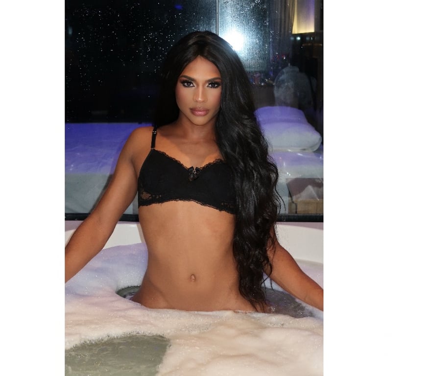 Trans Escorts West London Acton Town Station - West London - Photos for Julia Alencar Girlfriend style, complete and hot.