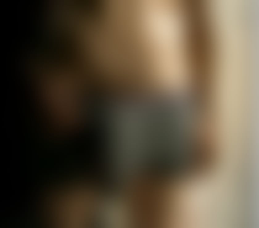 Alex Women's masseur