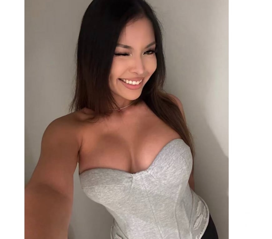 Escorts West Yorkshire Wakefield - Photos for Naughty Sexy Busty Asian Girl Escort DUO