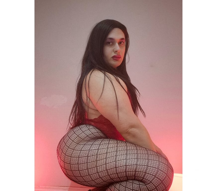 Trans Escorts North London Finsbury Park - North London - Photos for Laura TRANSGENDER SEXY CURVES BIG ASS AVAILABLE