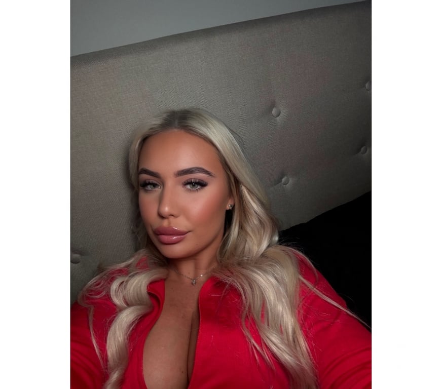 Adult Entertainment East London London City Airport - DLR Station - East London - Photos for Text me ( new rules from viva so we keep it decent here)