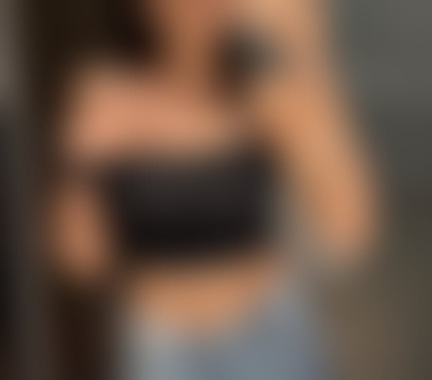 ❣️Charming Indian girl 🔙 with gorgeous figure🥵